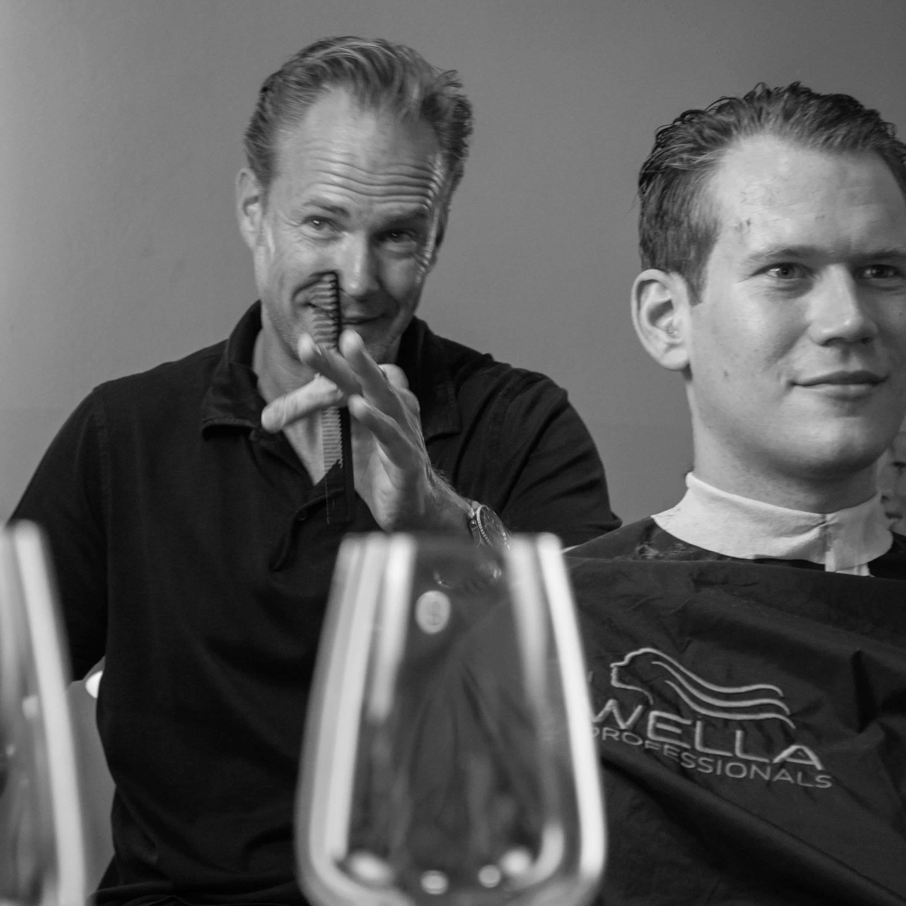 Cover Episode 20: Der Friseurbesuch als Erlebnis. Handwerk, Stil und ein Haarschnitt bei einem Glas Wein